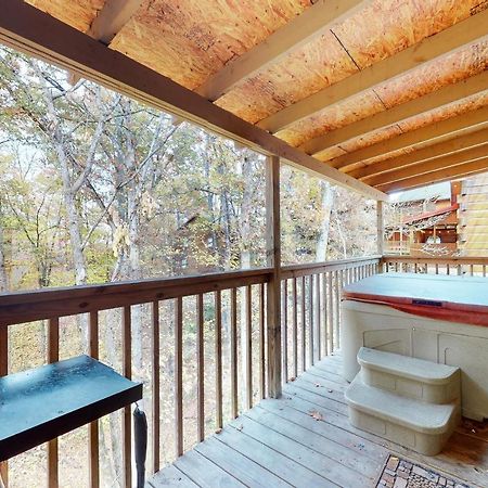 Villa Dances With Wolves à Pigeon Forge Extérieur photo