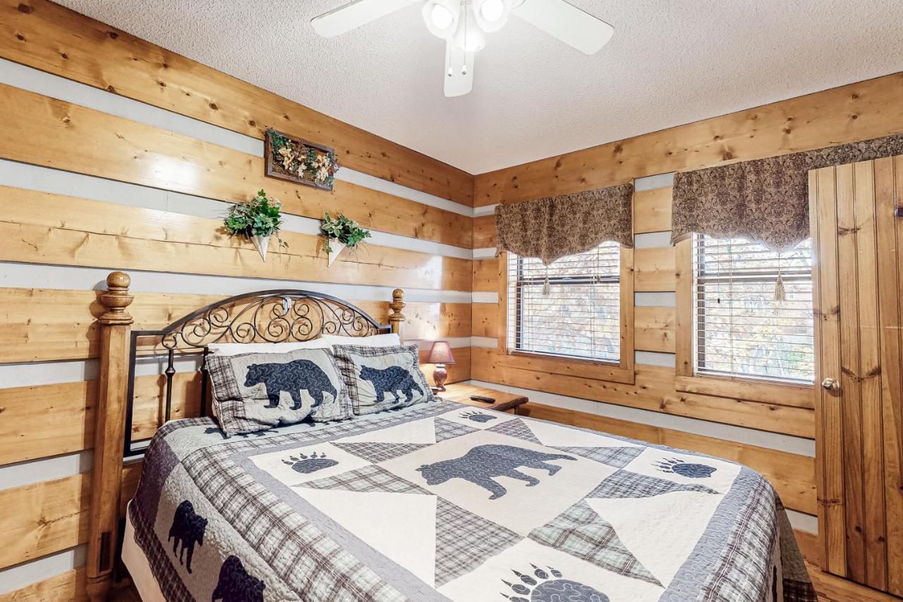 Villa Dances With Wolves à Pigeon Forge Extérieur photo